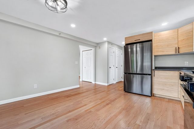 853 Washington Street 6, Canton, MA 02021