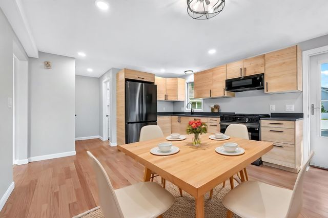 853 Washington Street 6, Canton, MA 02021