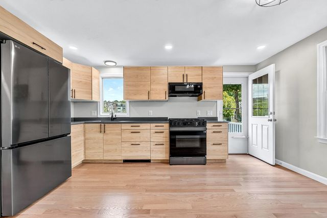 853 Washington Street 6, Canton, MA 02021