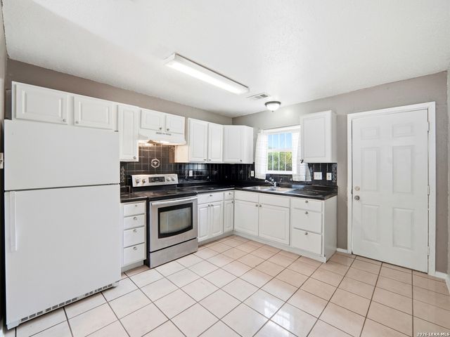 1301 S Palmetto, San Antonio, TX 78210