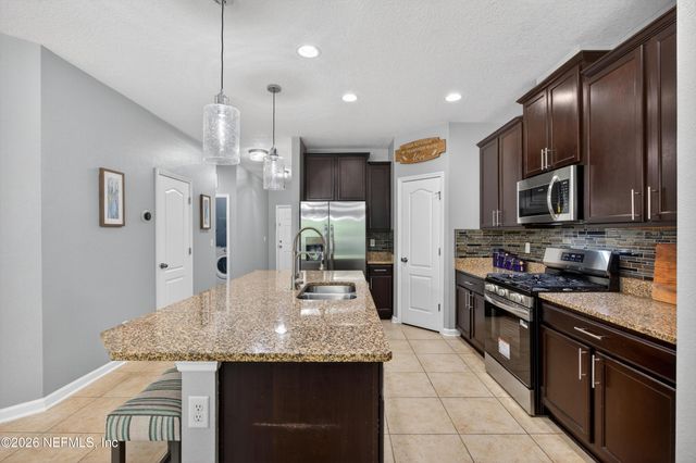 209 WILLOW RIDGE Drive, Jacksonville, FL 32081