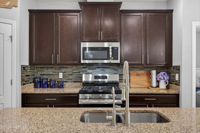 209 WILLOW RIDGE Drive, Jacksonville, FL 32081