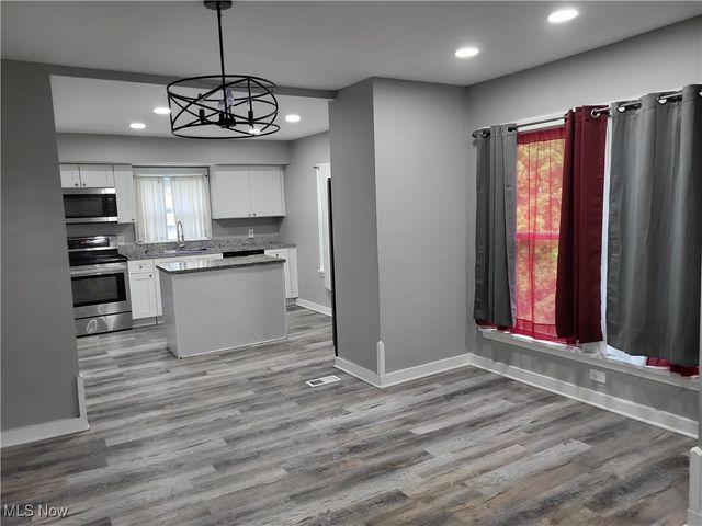 1548 Biltmore Road, Lyndhurst, OH 44124