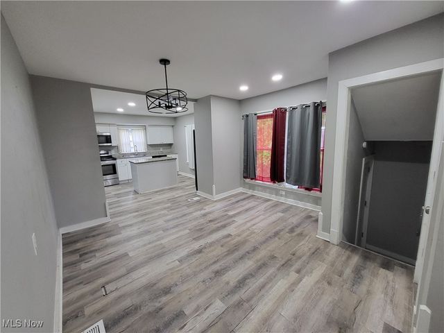 1548 Biltmore Road, Lyndhurst, OH 44124