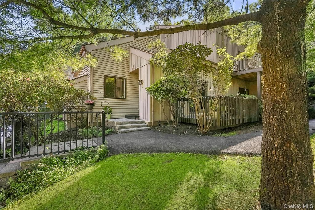 10 Nicole Circle 9, Ossining, NY 10562 — photo 2
