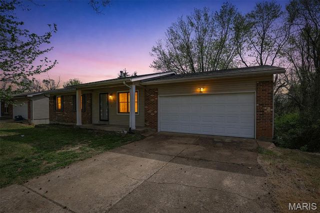 816 Ruth Avenue, Festus, MO 63028