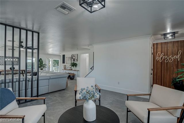 600 SW 18th ST, Cape Coral, FL 33991