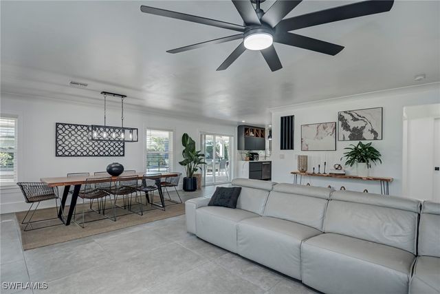 600 SW 18th ST, Cape Coral, FL 33991