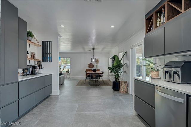 600 SW 18th ST, Cape Coral, FL 33991