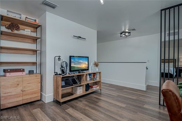 600 SW 18th ST, Cape Coral, FL 33991