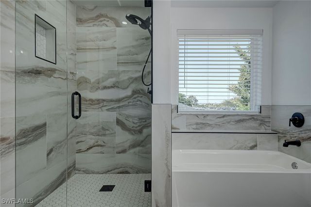 600 SW 18th ST, Cape Coral, FL 33991