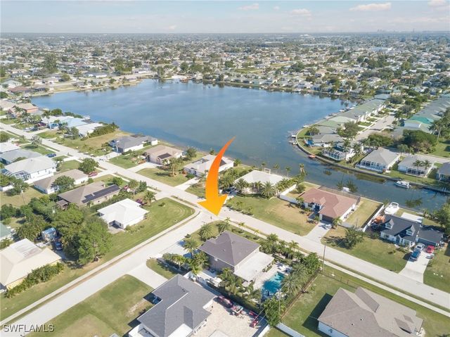 600 SW 18th ST, Cape Coral, FL 33991