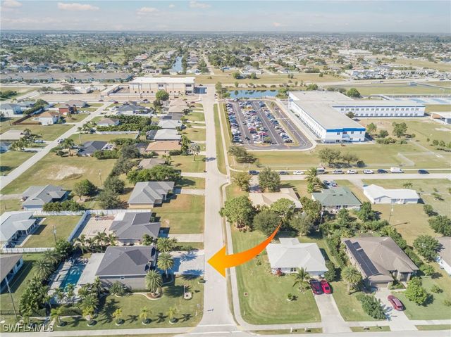 600 SW 18th ST, Cape Coral, FL 33991