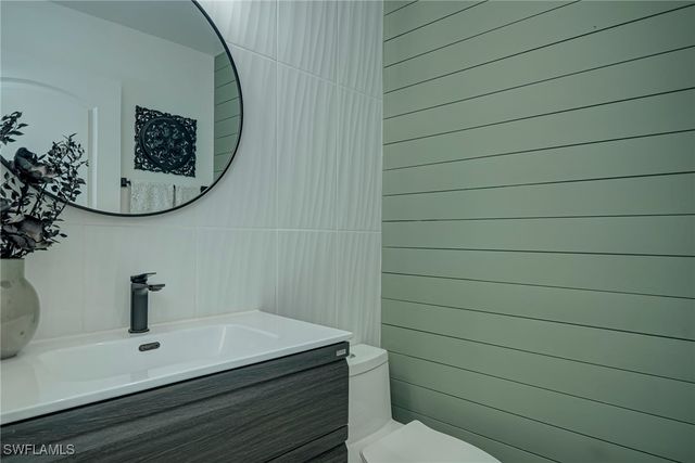 600 SW 18th ST, Cape Coral, FL 33991