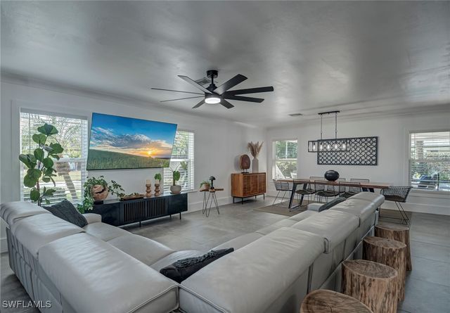 600 SW 18th ST, Cape Coral, FL 33991