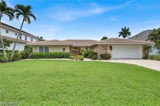 656 Binnacle DR, Naples, FL 34103