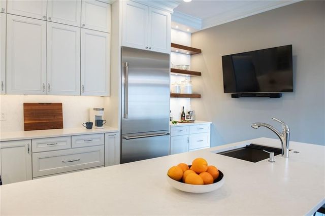 77 Peachtree Place NE 506, Atlanta, GA 30309