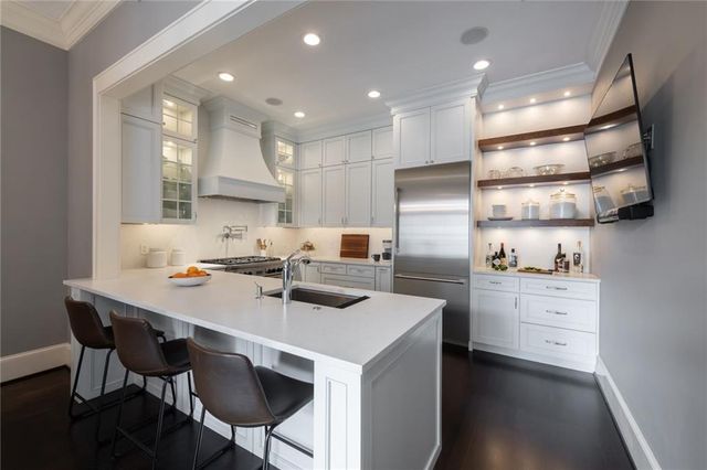 77 Peachtree Place NE 506, Atlanta, GA 30309