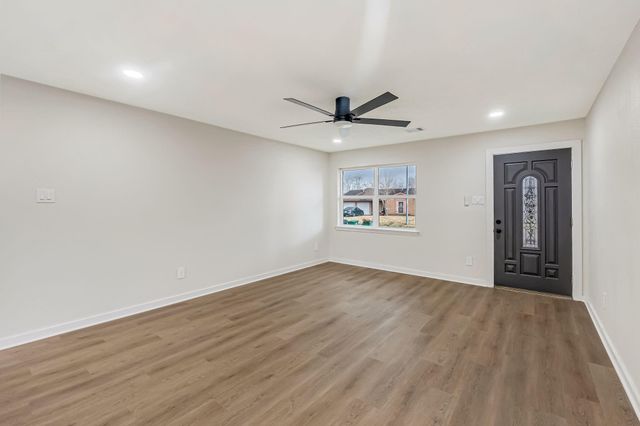 5506 Elm Tree Drive, Houston, TX 77048