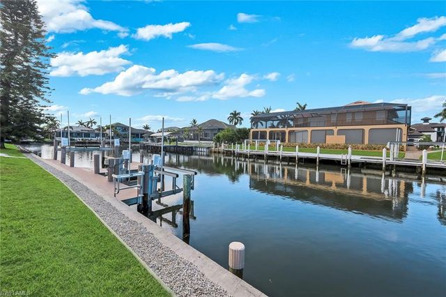 260 Marquesas CT, Marco Island, FL 34145