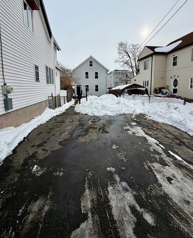 229 Franklin St, Fall River, MA 02720