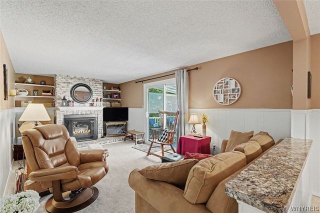 8 Vermont Place, West Seneca, NY 14224