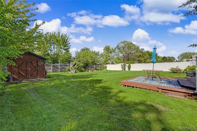 8 Vermont Place, West Seneca, NY 14224