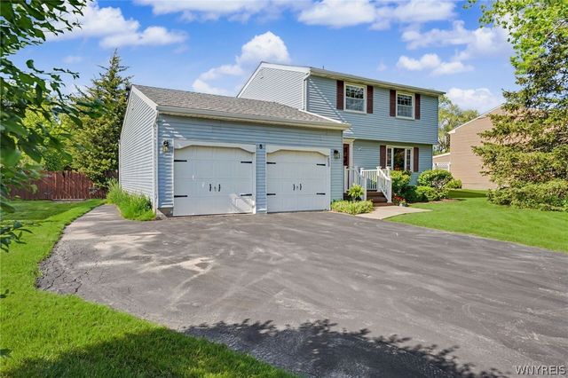 8 Vermont Place, West Seneca, NY 14224