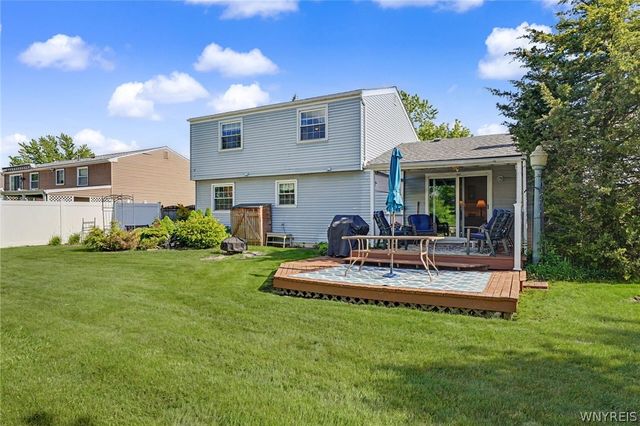 8 Vermont Place, West Seneca, NY 14224