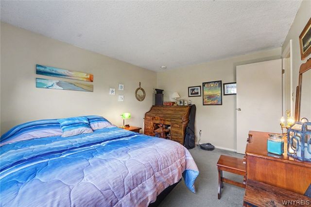 8 Vermont Place, West Seneca, NY 14224