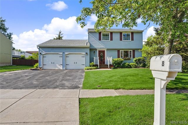 8 Vermont Place, West Seneca, NY 14224