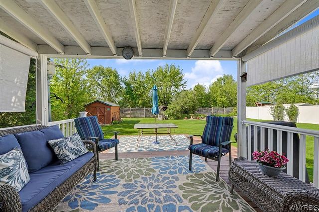 8 Vermont Place, West Seneca, NY 14224