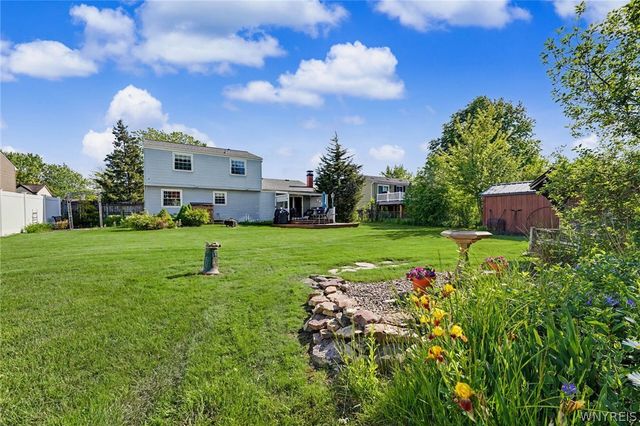 8 Vermont Place, West Seneca, NY 14224