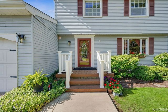 8 Vermont Place, West Seneca, NY 14224