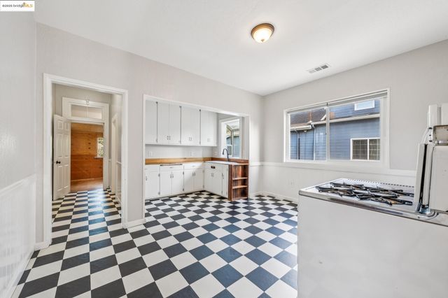 836 20th Street, Oakland, CA 94607