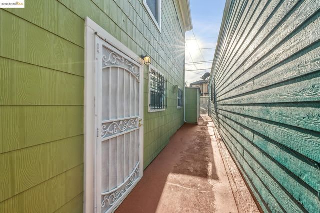 836 20th Street, Oakland, CA 94607