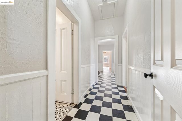 836 20th Street, Oakland, CA 94607