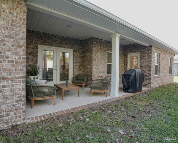2304 Avenida De Sol, Navarre, FL 32566