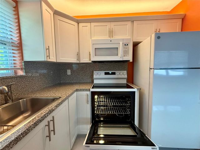 1301 N 12th Ct 4B, Hollywood, FL 33019