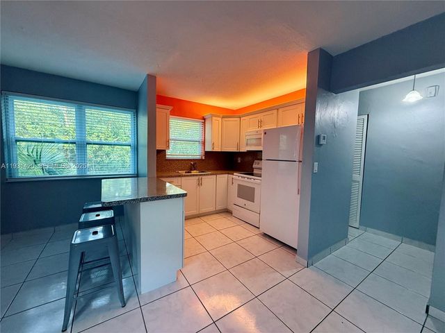 1301 N 12th Ct 4B, Hollywood, FL 33019