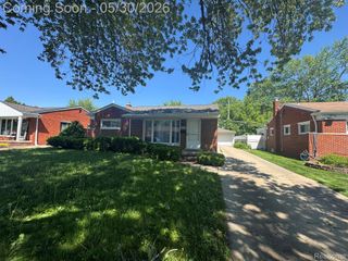 8300 LOCHDALE Street, Dearborn Heights, MI 48127