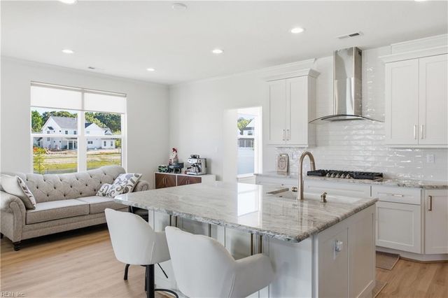 150 Hessian LOOP, Chesapeake, VA 23322
