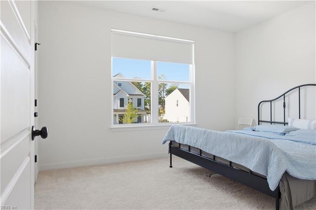 150 Hessian LOOP, Chesapeake, VA 23322