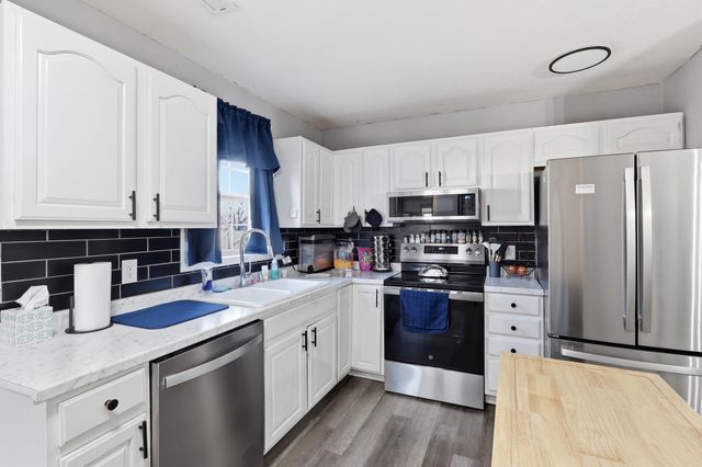 226 E 1st St, Douglass, KS 67039