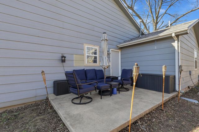 226 E 1st St, Douglass, KS 67039