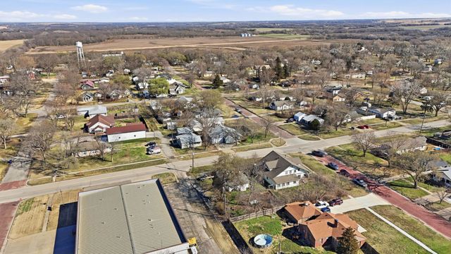 226 E 1st St, Douglass, KS 67039