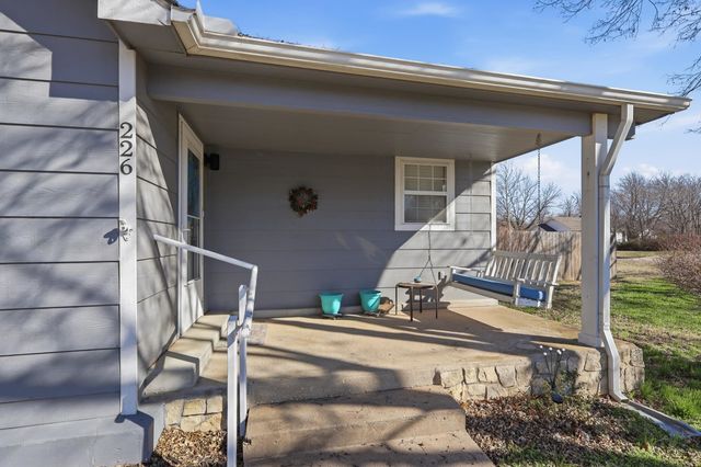 226 E 1st St, Douglass, KS 67039