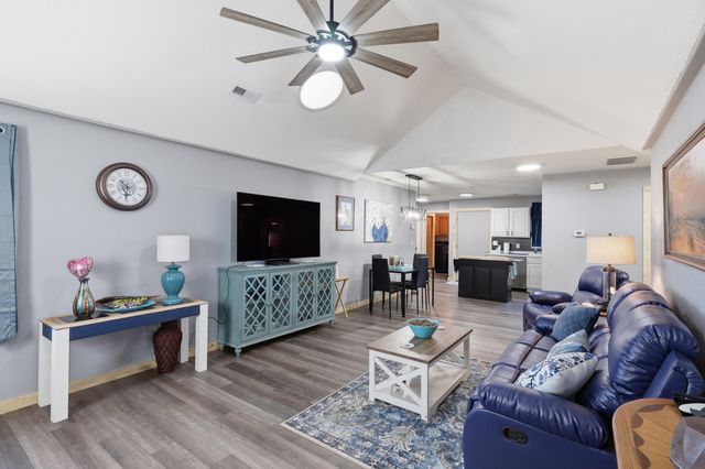 226 E 1st St, Douglass, KS 67039