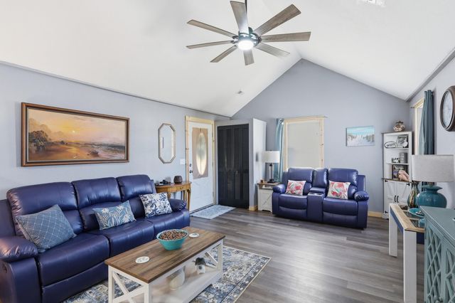 226 E 1st St, Douglass, KS 67039