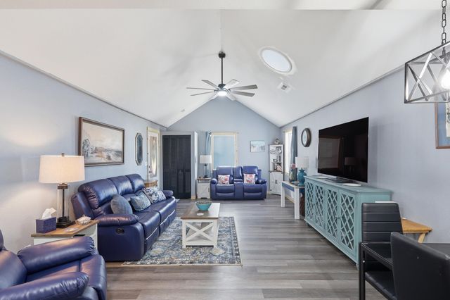 226 E 1st St, Douglass, KS 67039